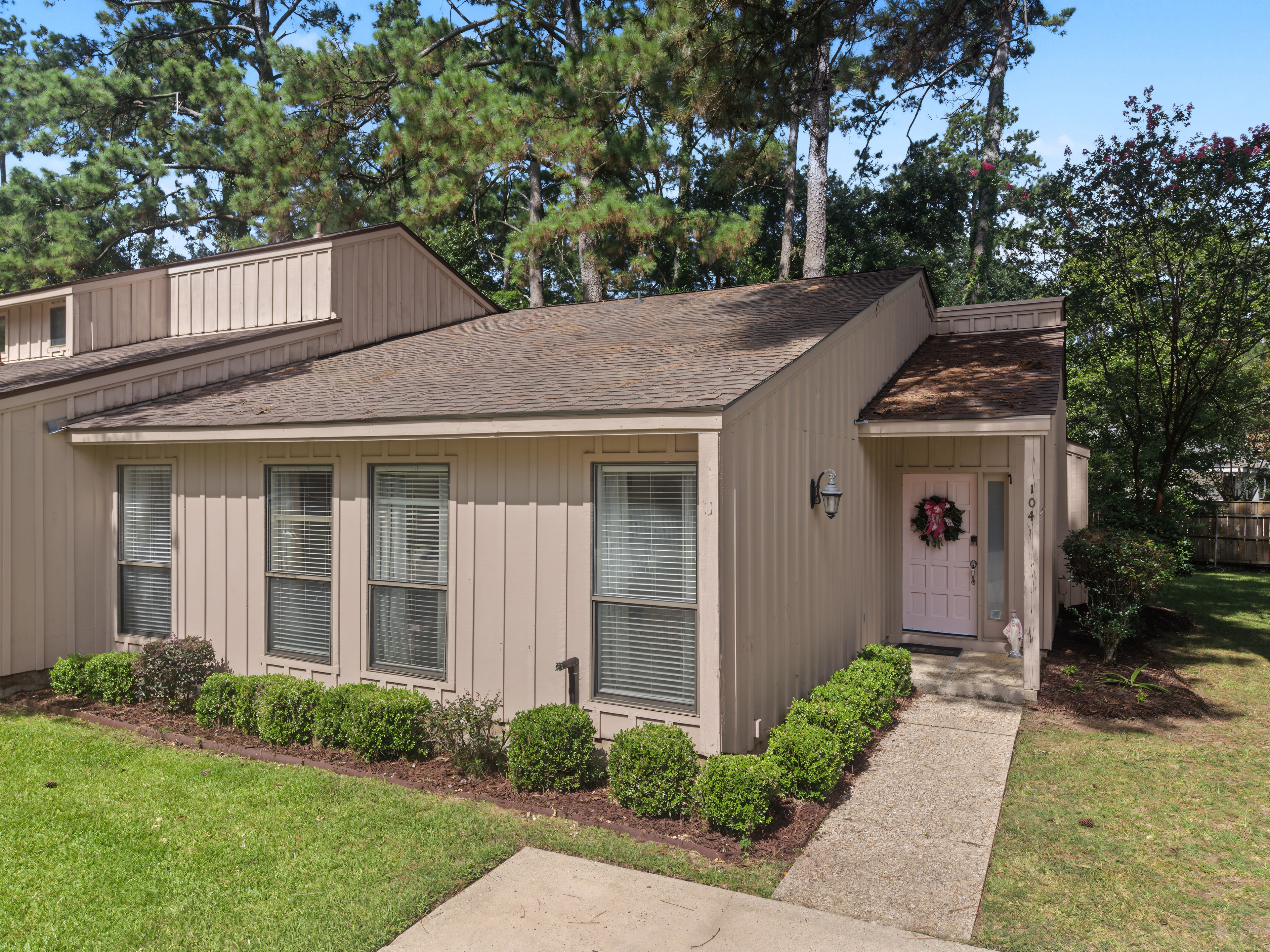 Residential home exterior front elevation